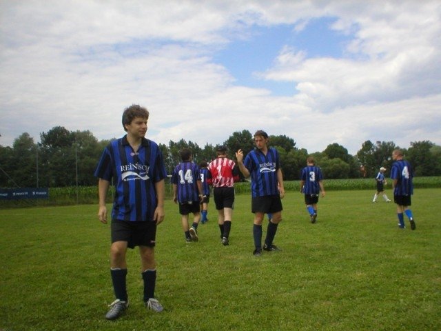 22_fussball schwarzau 2005 011.jpg